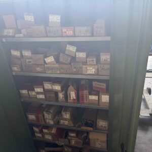 Werkstattschrank (mit Inhalt) – Bild 3