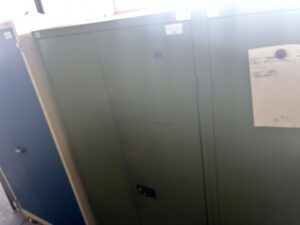 Werkstattschrank (mit Inhalt)