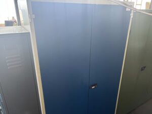 Werkstattschrank (mit Inhalt)