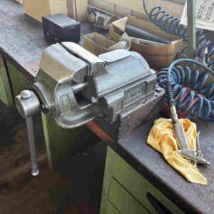 Doppel-Werkbank, Schraubstock (mit Inhalt, ohne Elektrowerkzeuge) – Bild 9