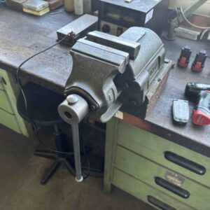Doppel-Werkbank, Schraubstock (mit Inhalt, ohne Elektrowerkzeuge) – Bild 8