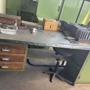 Werkbank mit Schubladen, Platte metallbelegt – Bild 1