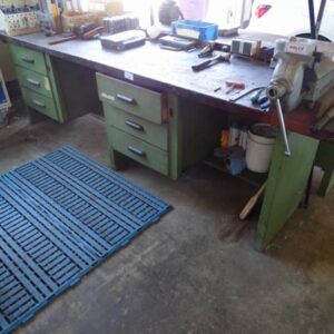 Doppel-Werkbank (mit Inhalt) – Bild 1
