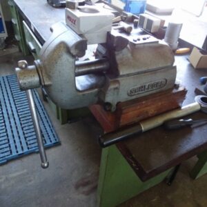 Doppel-Werkbank (mit Inhalt) – Bild 2