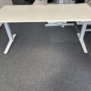 KOENIG & NEURATH Talo.S elektrisch höhenverstellbarer Schreibtisch, 180 x 90 – Bild 2