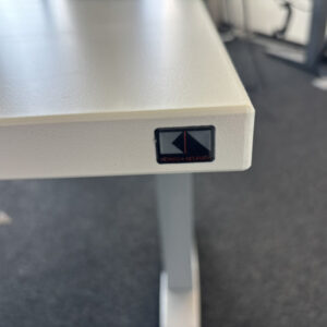 KÖNIG & NEURATH mechanisch höhenverstellbarer Schreibtisch – Bild 2