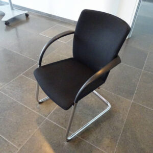 KÖNIG & NEURATH Freischwinger Bepsrechungsstuhl Besucherstuhl nicht stapelbar – Bild 1