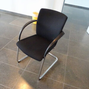 KÖNIG & NEURATH Freischwinger Bepsrechungsstuhl Besucherstuhl nicht stapelbar – Bild 3