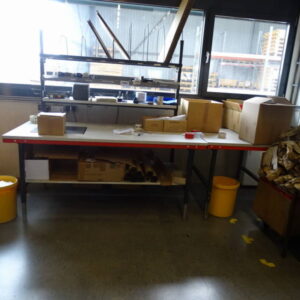 Packtisch mit Regal – Bild 3