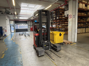 LINDE UFS2000 TVFRE680  Elektro-Schubmaststapler, Vierwegsrtapler