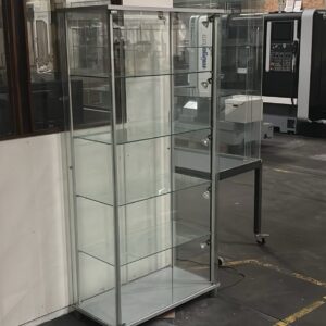 ,Vitrinenschrank beleuchtet – Bild 1