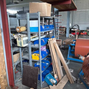 Kleinteileregal mit Sichtlagerboxen – Bild 1