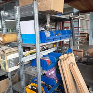 Kleinteileregal mit Sichtlagerboxen – Bild 3